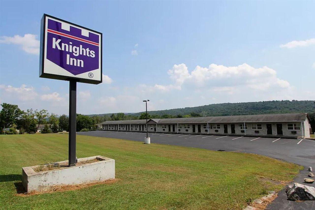 Knights Inn Pine Grove Pine Grove  Buitenkant foto