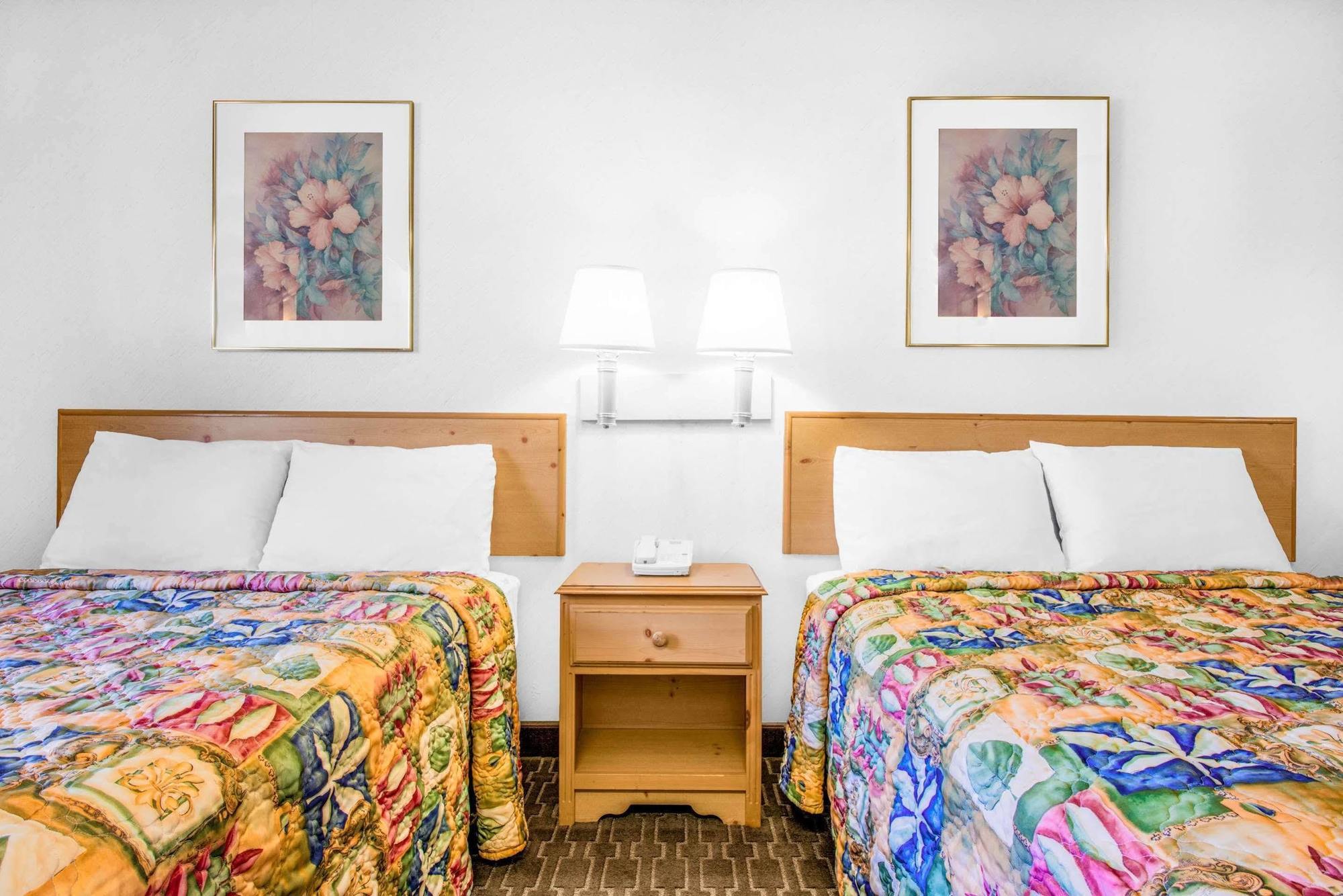 Knights Inn Pine Grove Pine Grove  Buitenkant foto