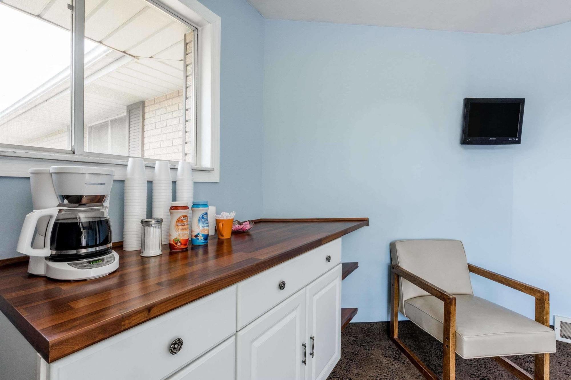 Knights Inn Pine Grove Pine Grove  Buitenkant foto