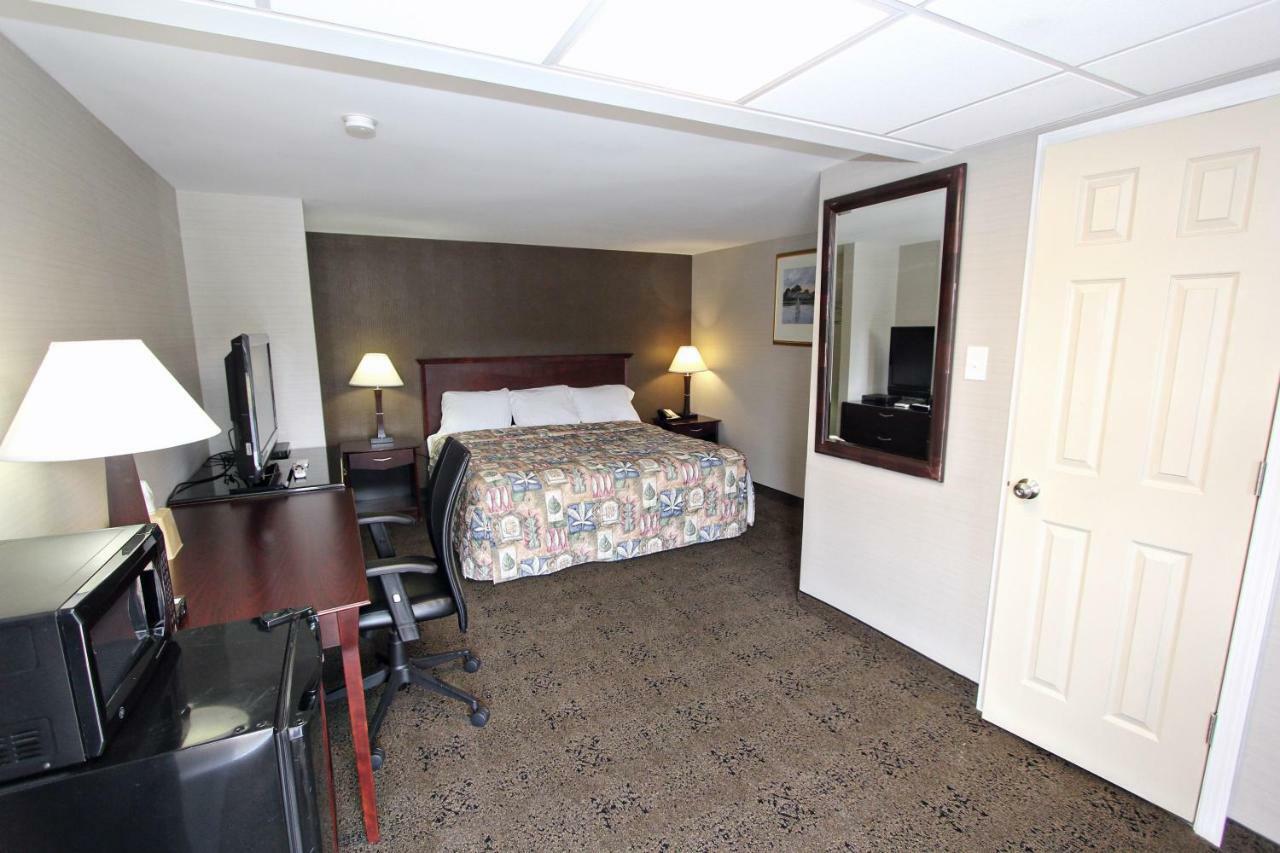 Knights Inn Pine Grove Pine Grove  Buitenkant foto
